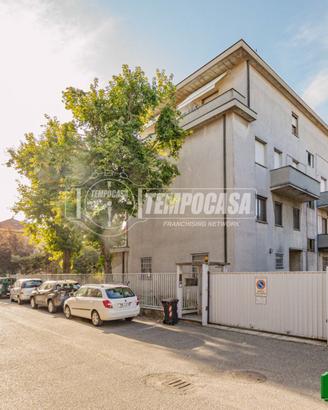 BILOCALE AMPIO CON BOX E CANTINA