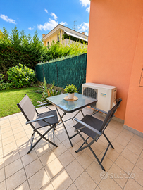 Set tavolo da giardino con 2 sedie