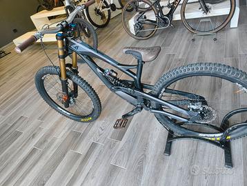 YT Industries Tues 2018 Custom freeride 27.5