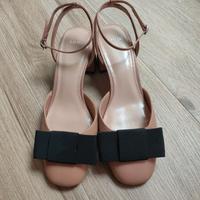 Scarpe da donna in pelle con tacco basso per l'est