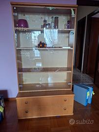 vetrinetta e cassettiera in frassino