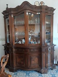 soggiorno classico in legno  con marmi 