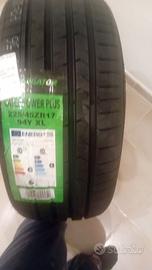 Gomme auto