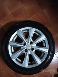 4 cerchi Toora in lega completi di copertone 