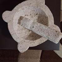 Mortaio antico in pietra