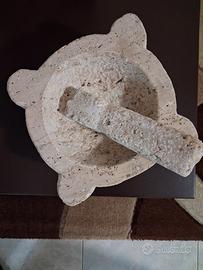 Mortaio antico in pietra