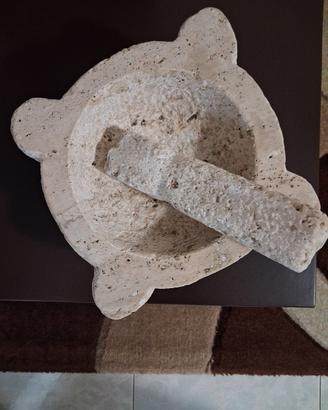 Mortaio antico in pietra