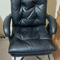 Poltrona da ufficio tipo presidenziale.