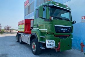Man TGS 28.540 4x4 con terzo asse
