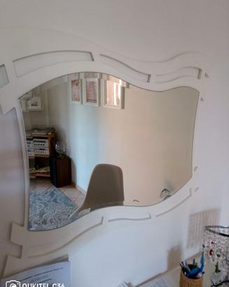 Specchiera design bianca ad onda