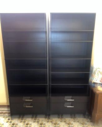 Coppia di librerie alte componibili nere con casse