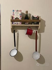 Mensola in legno da cucina
