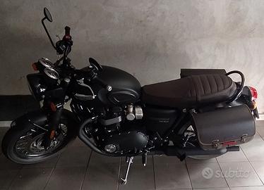 Triumph Bonneville T120 Matt Black