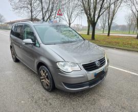 Volkswagen Touran 2.0 Metano 7 Posti GANCIO TRAINO
