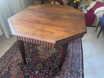 Tavolo in legno + 5 sedie in legno