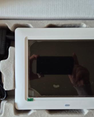 cornice digitale multimediale