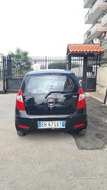 HYUNDAI i10 2ª serie - 2011