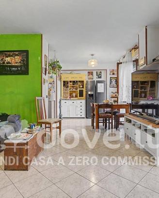 Appartamento di 128 m² con 5 locali e box auto a S