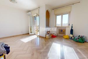 Al San Paolo, ampio e luminoso trivani, con 2 post