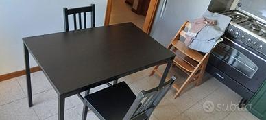 Tavolo Ikea Tarendo e due sedie ikea