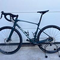 Bici Gravel Giant Revolt 2