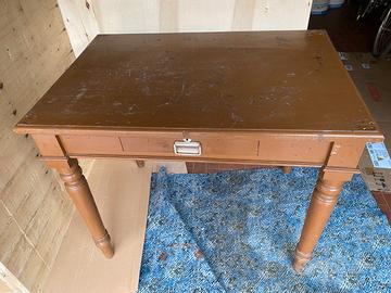 Tavolo in legno
