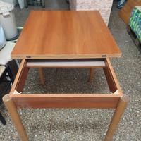 Tavolo allugabile e sedie