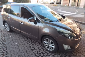 Renault grand scenic 7 posti leggi 
