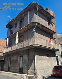 Intero Stabile Con 3 Appartamentini