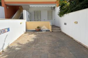 PORZIONE DI BIFAMILIARE A GALLIPOLI