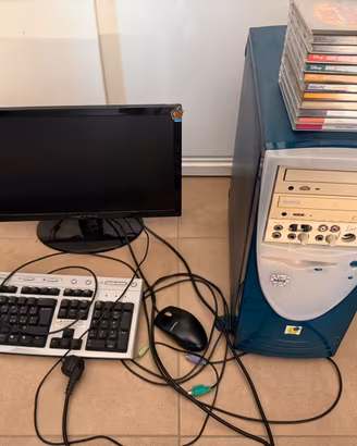 Lotto PC Vintage Funzionante + Giochi + Monitor