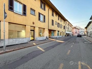 NEGOZIO A CASTIGLIONE D'ADDA