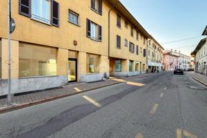 NEGOZIO A CASTIGLIONE D'ADDA
