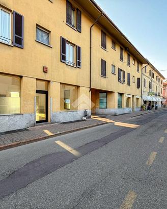 NEGOZIO A CASTIGLIONE D'ADDA