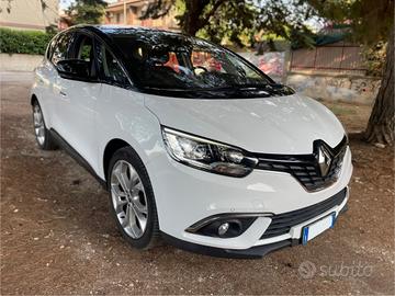 Renault Scenic dCi 8V 110 CV EDC Intens