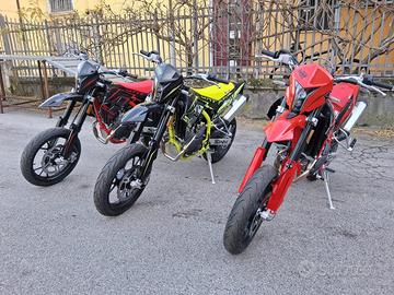 SWM SM 125 MOTARD BIALBERO-FIN.TASSO 0%