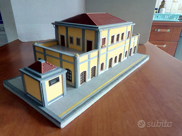Stazione F.S. 1:87; per plastico ferroviario