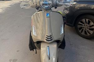 Piaggio Vespa GTS 300