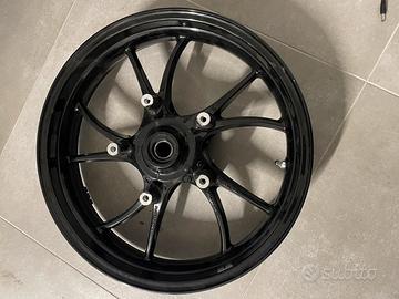 Cerchio Triumph speed triple 2008/2010