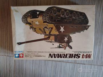 modellino semovente carro armato M4 Sherman nuovo