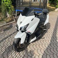 Yamaha tmax 530