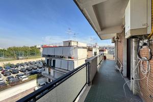 3 LOCALI A NAPOLI