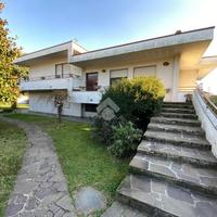 VILLA SINGOLA A MAGNAGO