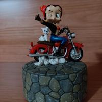 Statuina di Betty boop. È alta circa cm.15 . 