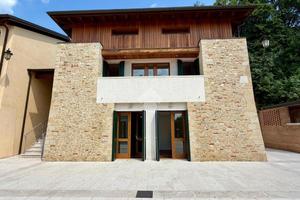 4 LOCALI A ASOLO