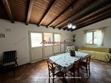 Casa, Campofelice di Roccella.