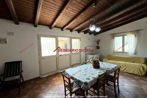 Casa, Campofelice di Roccella.