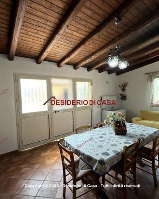 Casa, Campofelice di Roccella.