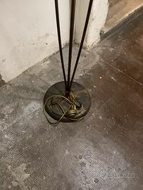 Lampada da terra anticata