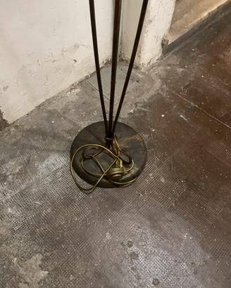 Lampada da terra anticata